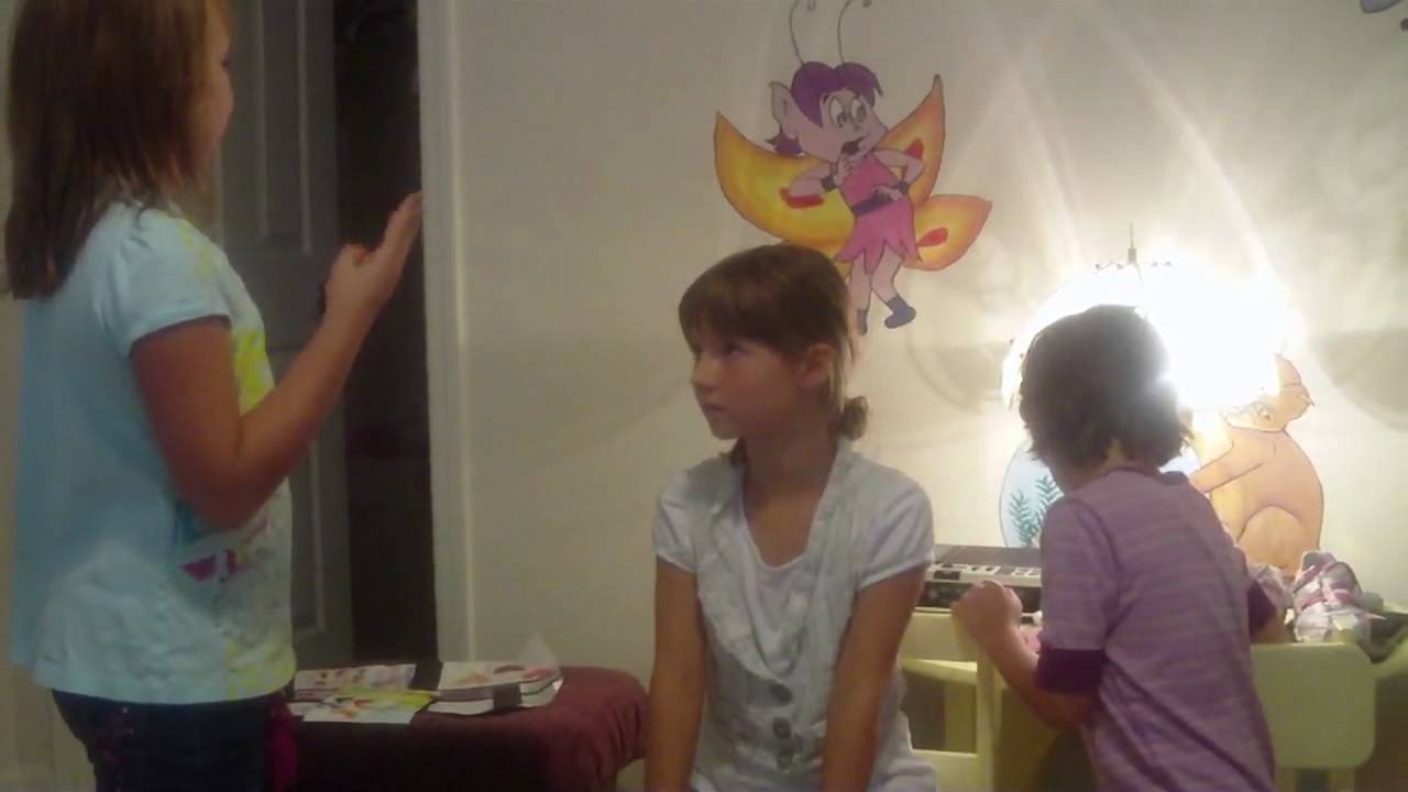 Chloe & Claudia in iBerry Episode 2