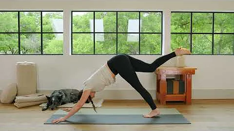 Morning Mobility Yoga | Wake Up and Stretch! thumbnail