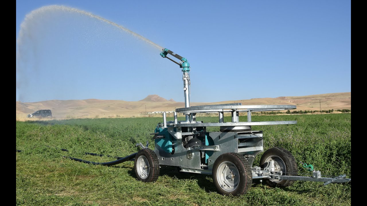 small travelling irrigator