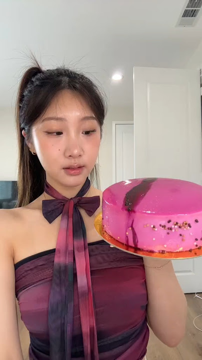 landed in korea last night#chocolateraspberrycake#cakemukbang#prettycake#wholefoodscake#moussecake