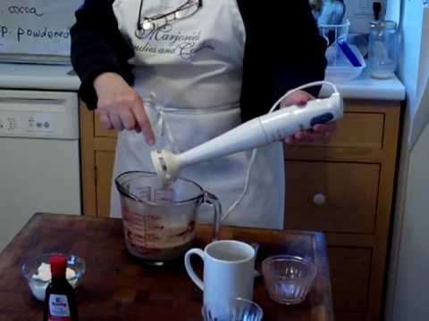 how-to-make-mocha-latte-(hot-chocolate/coffee-drink)