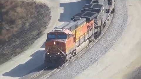 BNSF, Union Pacific trains at Tehachapi Loop (plus NS and Citirail)