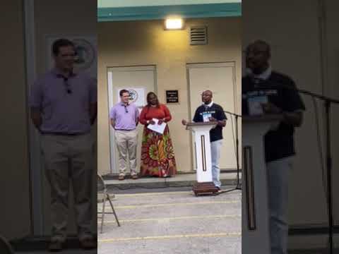 Rev. E.N. Hill "Lights Up" Pep Rally for Justice Centered on Love