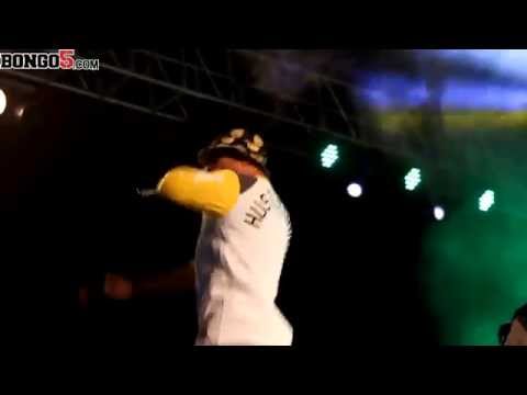 t.i.-performing-top-back-and-rubberband-man---fiesta-dar-es-salaam