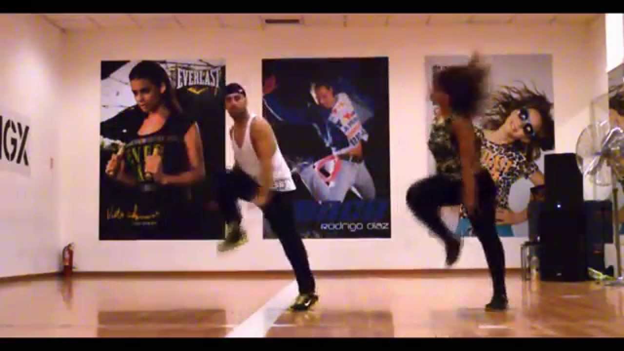 CHOREOGRAPHY ZUMBA - MICHAEL JACKSON - SALSA VERSION - YouTube