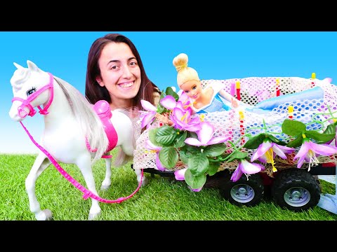 Barbie videoları. Sevcan Barbie'ye konsept parti için at arabası yapıyor. Eğlenceli video