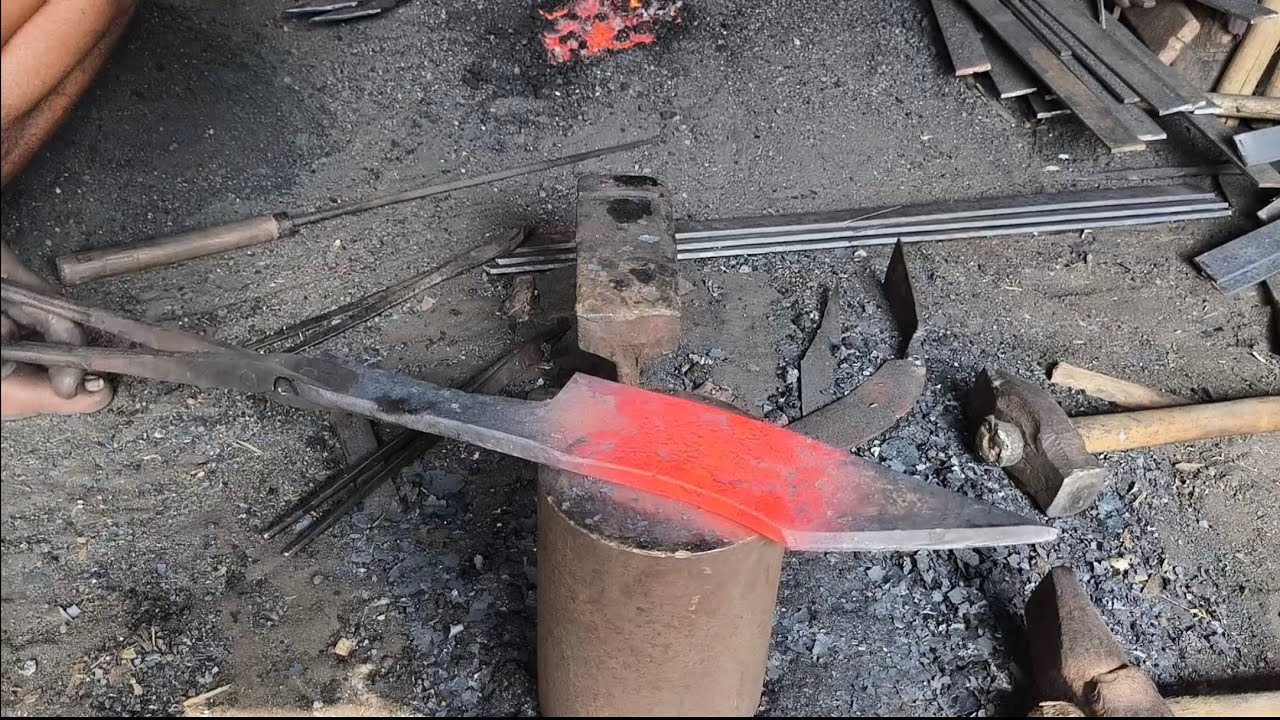 blacksmith | making chapad knife from truck spring leaf | @Chapad : 11