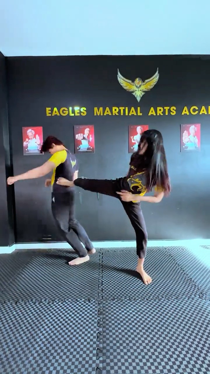 Dỡn với chị [BEN EAGLE] #beneagle #kungfu #martialarts #fighting #action #entertainment