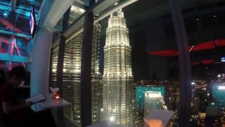 Marini&#39;s 57 y sus vistas a las torres Petronas - Kuala Lumpur