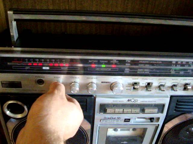 BOOMBOX TOSHIBA BOMBEAT 16 - YouTube