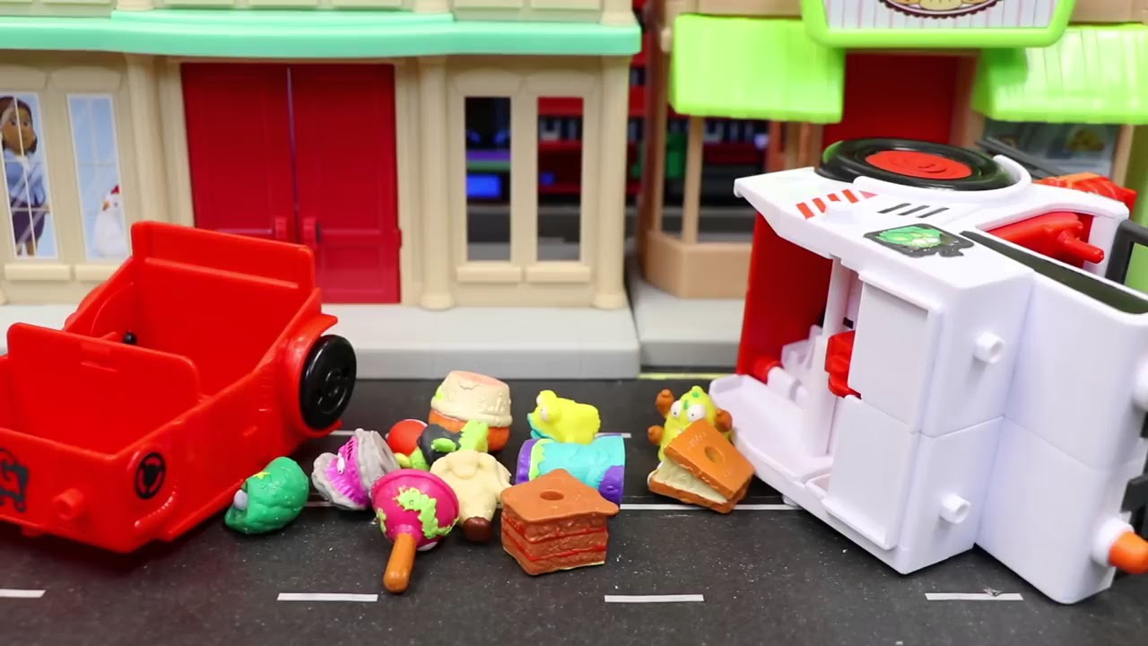 Paw Patrol 2018 |  Grossery Gang  Delivery Strike Motor Bike vs Clean Team Street Sweep | He  # 169