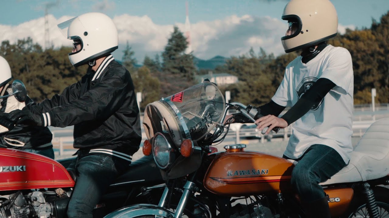 昭和のバイクに乗る昭和風の若者たち - YouTube