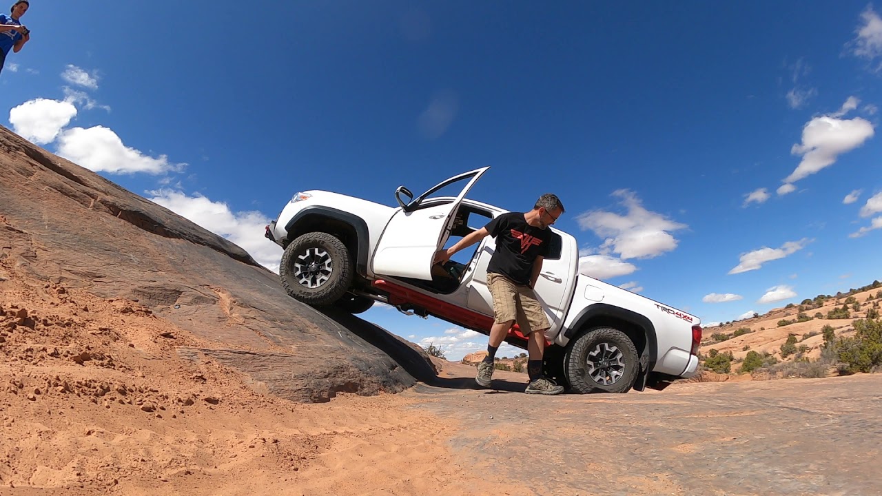 Skid Mark 4x4 - Trailer Hitch Skid Plate