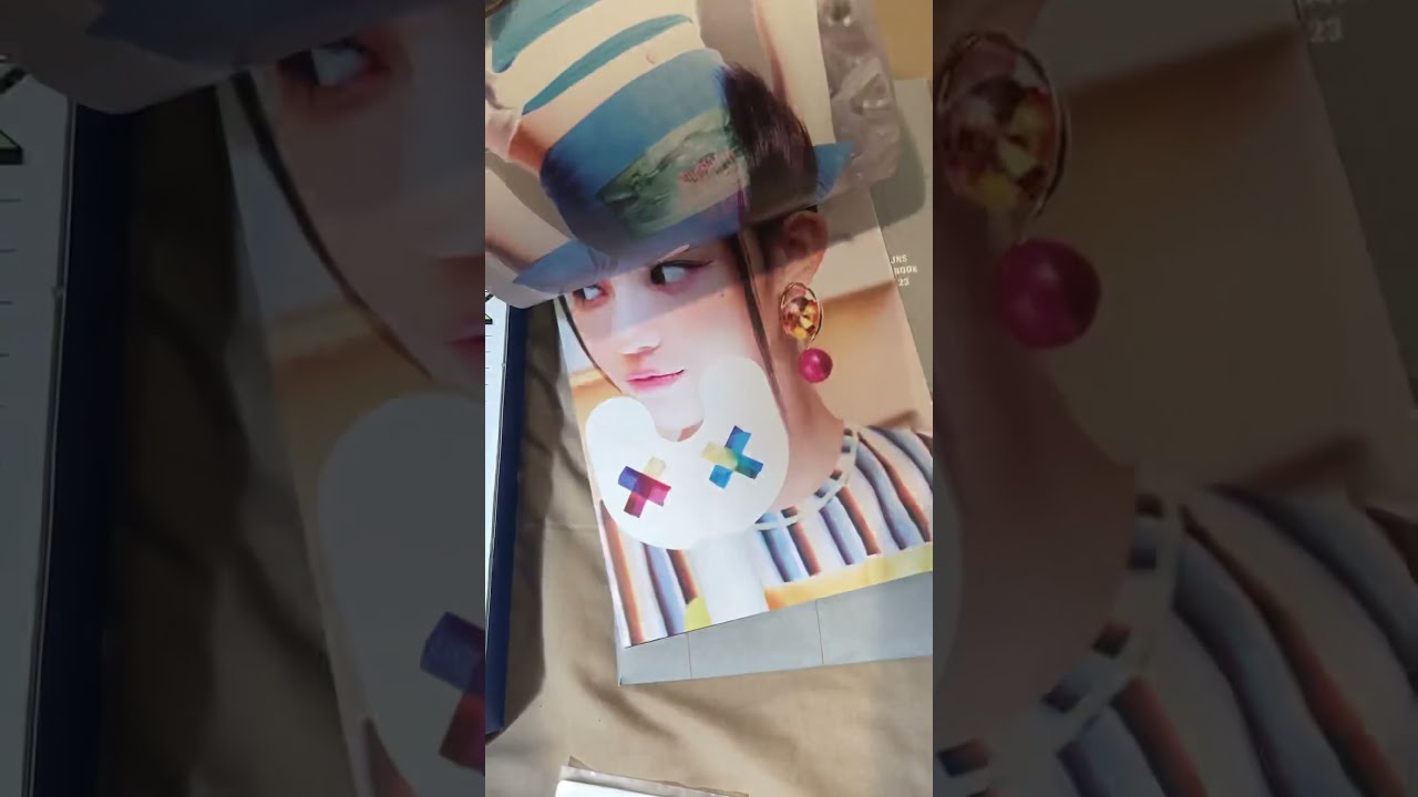 NewJeans 2022-2023 YEARBOOK 22-23 quick look! K-Pop - YouTube
