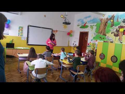 Видео: Как да преподавам урок в първи клас