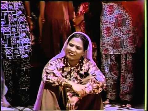 Sarvjeet kaurSharma sings and performs Ghori in the movie Mamla Garbar Hai