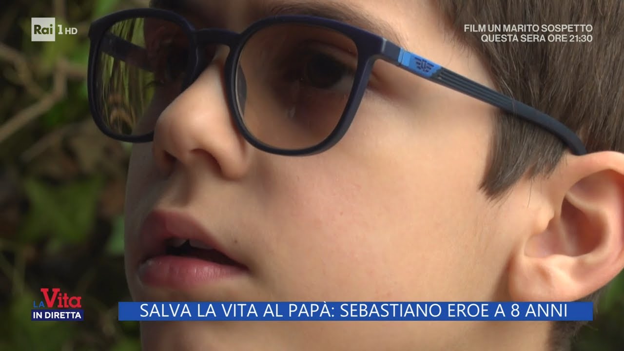 A 8 anni salva la vita al padre - La Vita in Diretta 06/06/2023 - YouTube