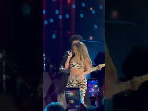 Jennifer Lopez -