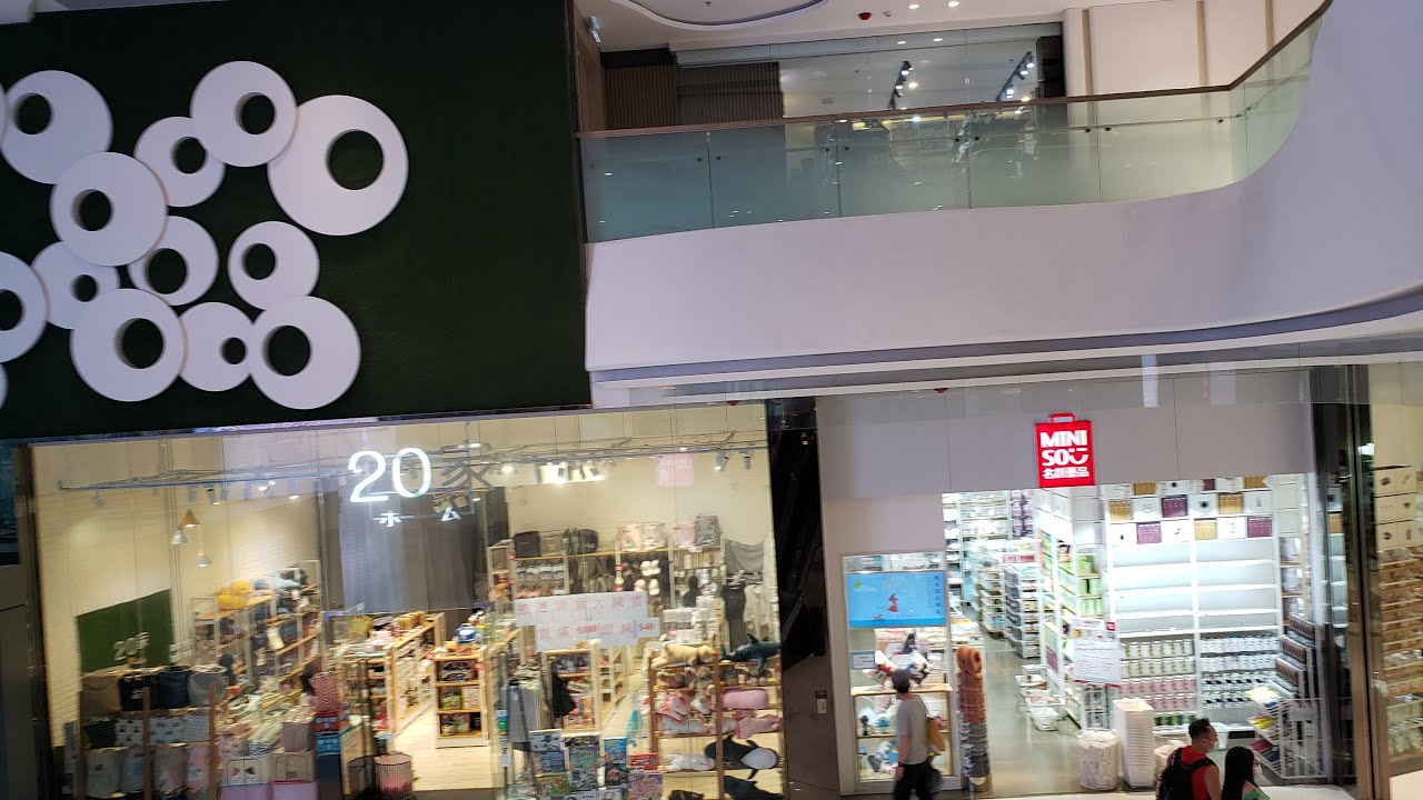 window shoping at MINISO hongkong #miniso #hongkong - YouTube