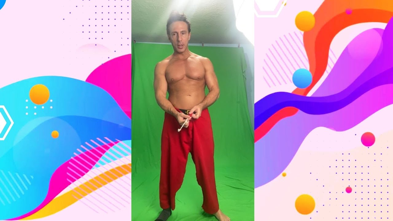 Reese Rideout vistiéndose como Santa Claus 🎄