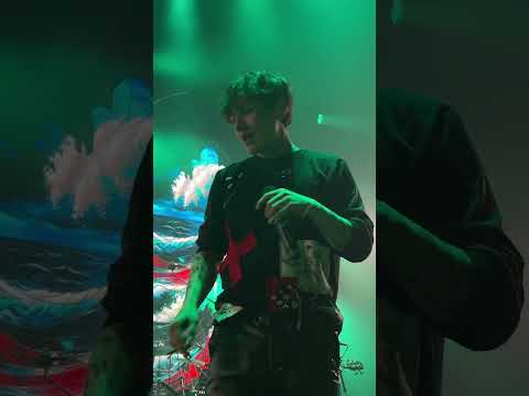 YouTube पर Глеб снова доказывает за вокал 😏 (05.10.24, @TempleOfDeer, Санкт-Петербург) #триднядождя देखें