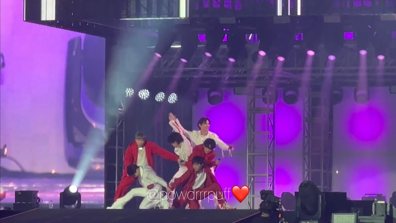 220409 - FANCAM - DNA - BTS PTD Las Vegas - Day 2 @ Allegiant - 4K 직캠