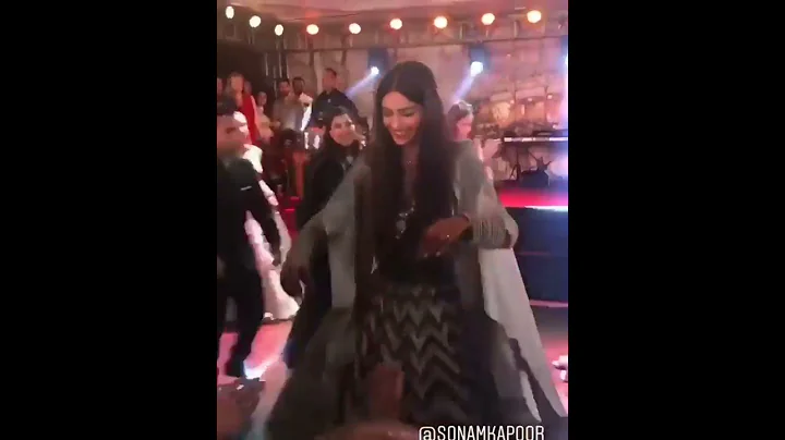 Sonam Kapoor's surprise sangeet performance by her closest friends1 #SonamKiShaadi