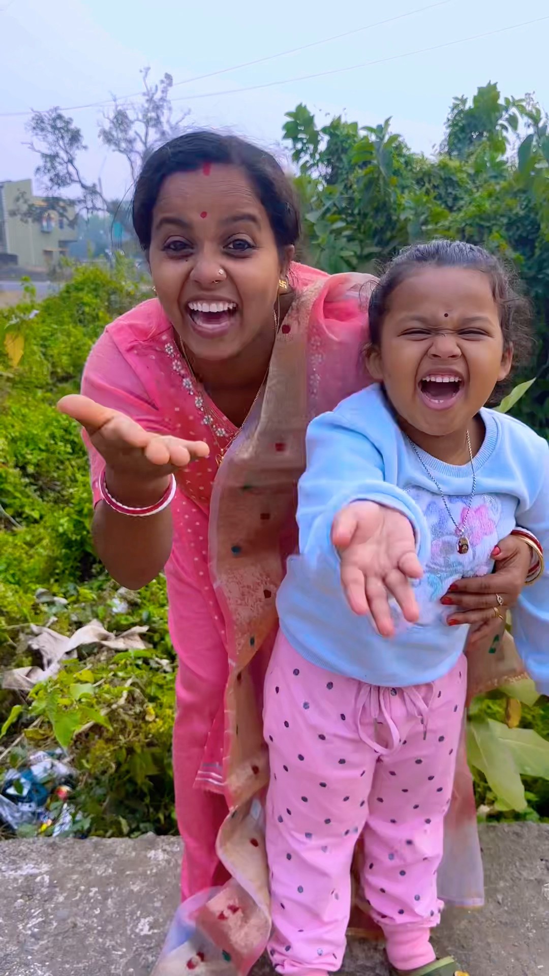 Misti Or Ishan lollipop ? ?prank ?? #mistihappylifestyle #funny #shorts #viral #prank #candy
