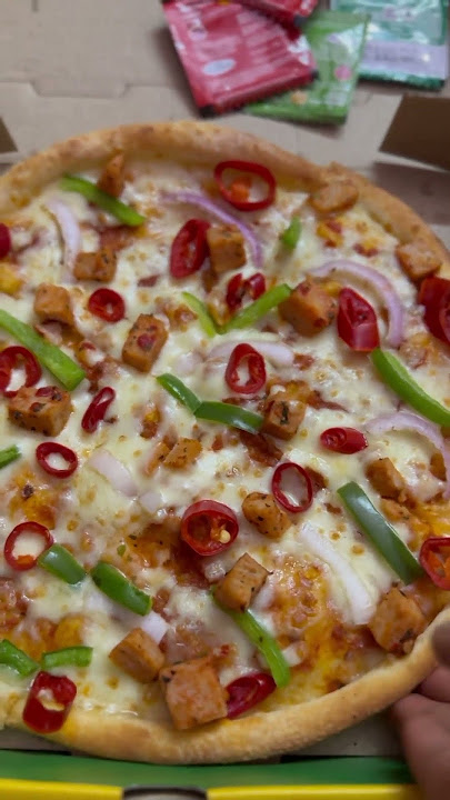 peri peri chicken pizza