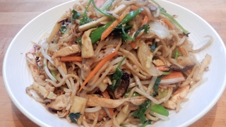 S1Ep5-Chinese Chicken Chow Mein with Assorted Vegetables 鸡丝什菜炒面