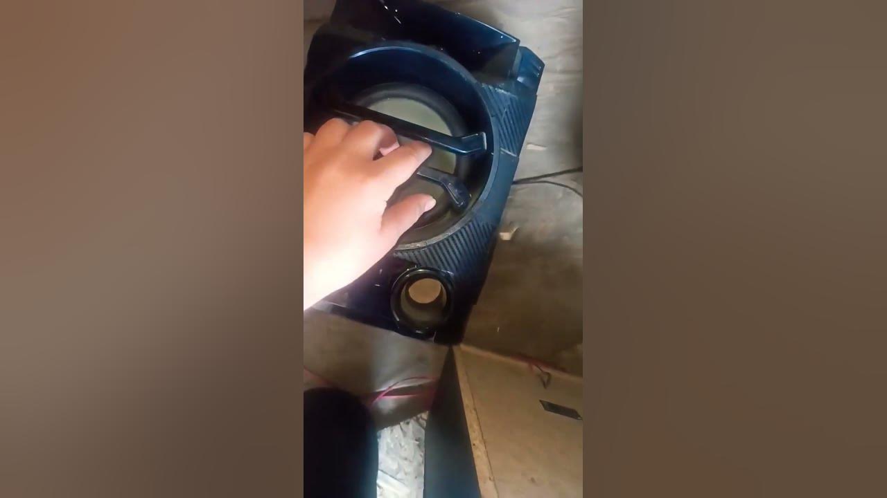 Test Bass - YouTube