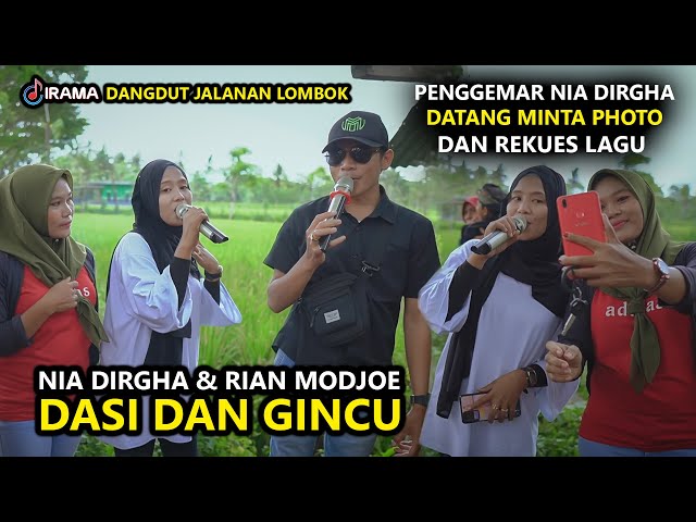 DI JALANAN PENGGEMAR NIA DIRGHA DATANG HANYA UNTUK MINTA PHOTO SAMBIL REKUES LAGU DASI DAN GINCU class=