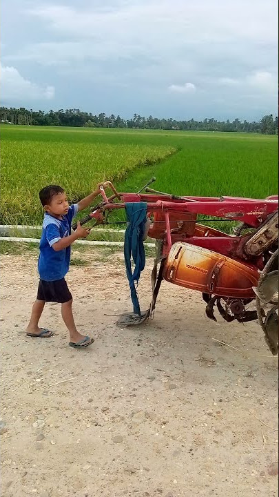 viral anak kecil jago bawa traktor #shorts