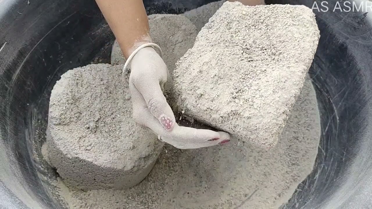 ||ASMR||  chunks of grainy sand  cement crumbling dry+ water 💦💦 ||satisfyingvideo||