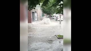 В Новороссийске происходит что то страшное 😱.  Дождь и потоп 04.07.2021