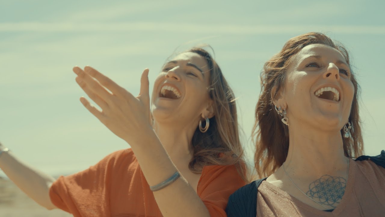 La Mare ft. Lamari de Chambao - Viento de levante (Videoclip oficial)