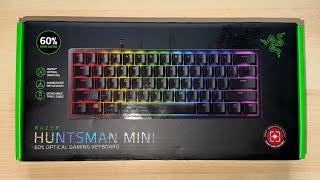 Распаковка мини-клавиатуры Razer Huntsman с красными переключателями.