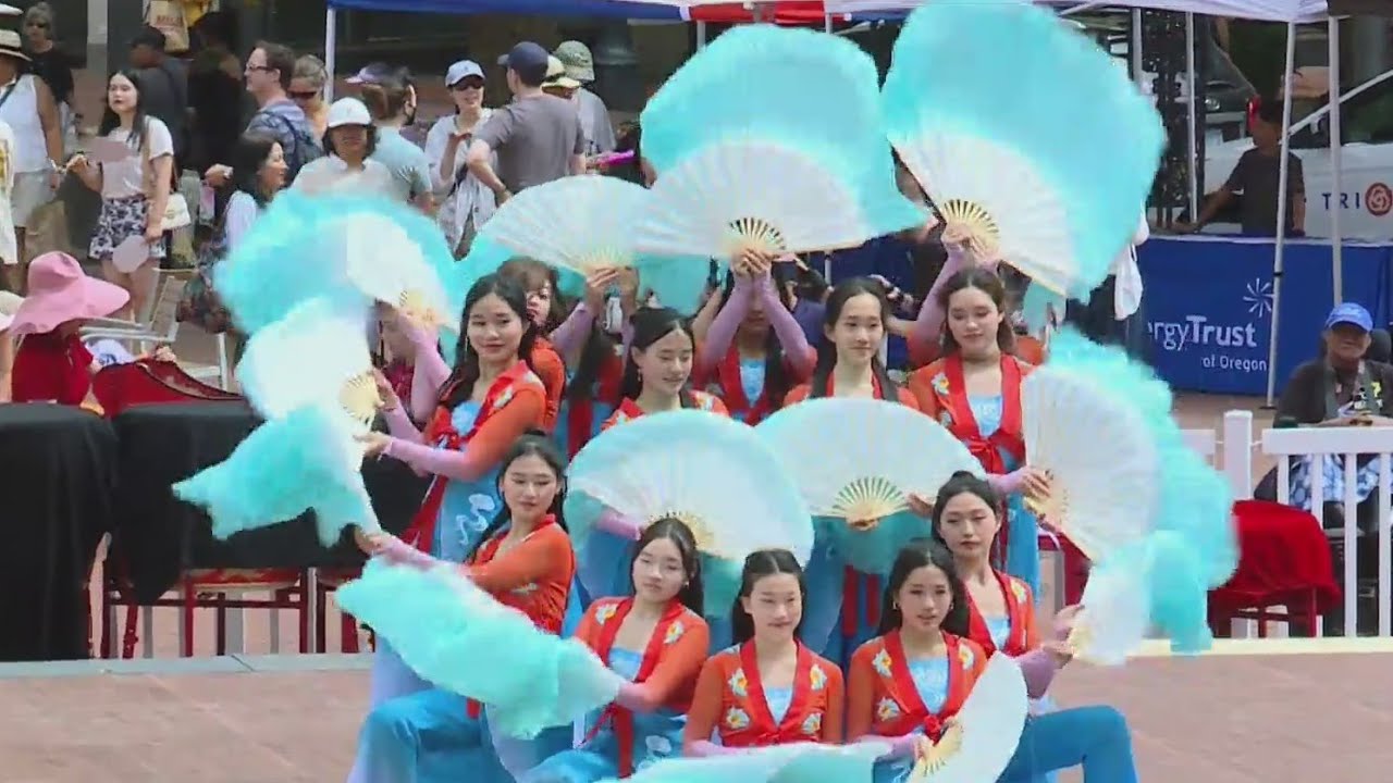 Oregon Chinese Festival fills Pioneer Courthouse Square