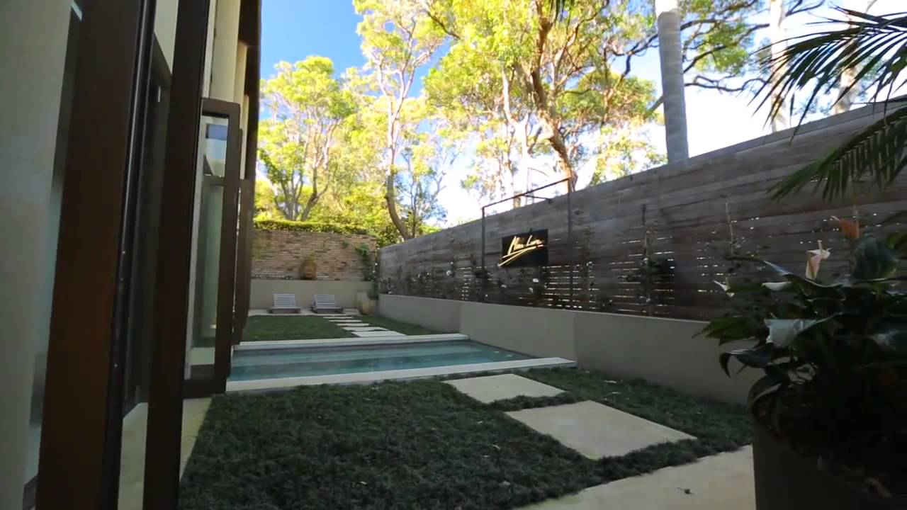 Elegant Seaside Residence in Whale Beach, Australia