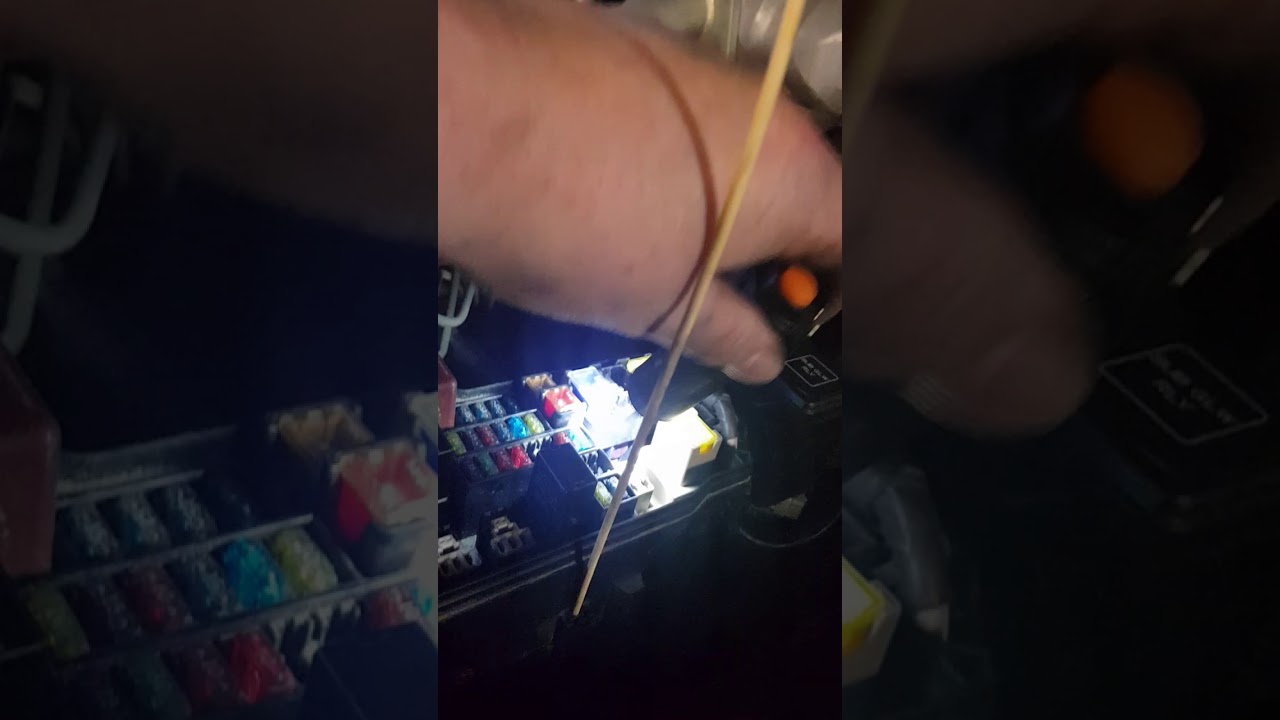 toyota replacing 100amp fuse prado 1kzte YouTube