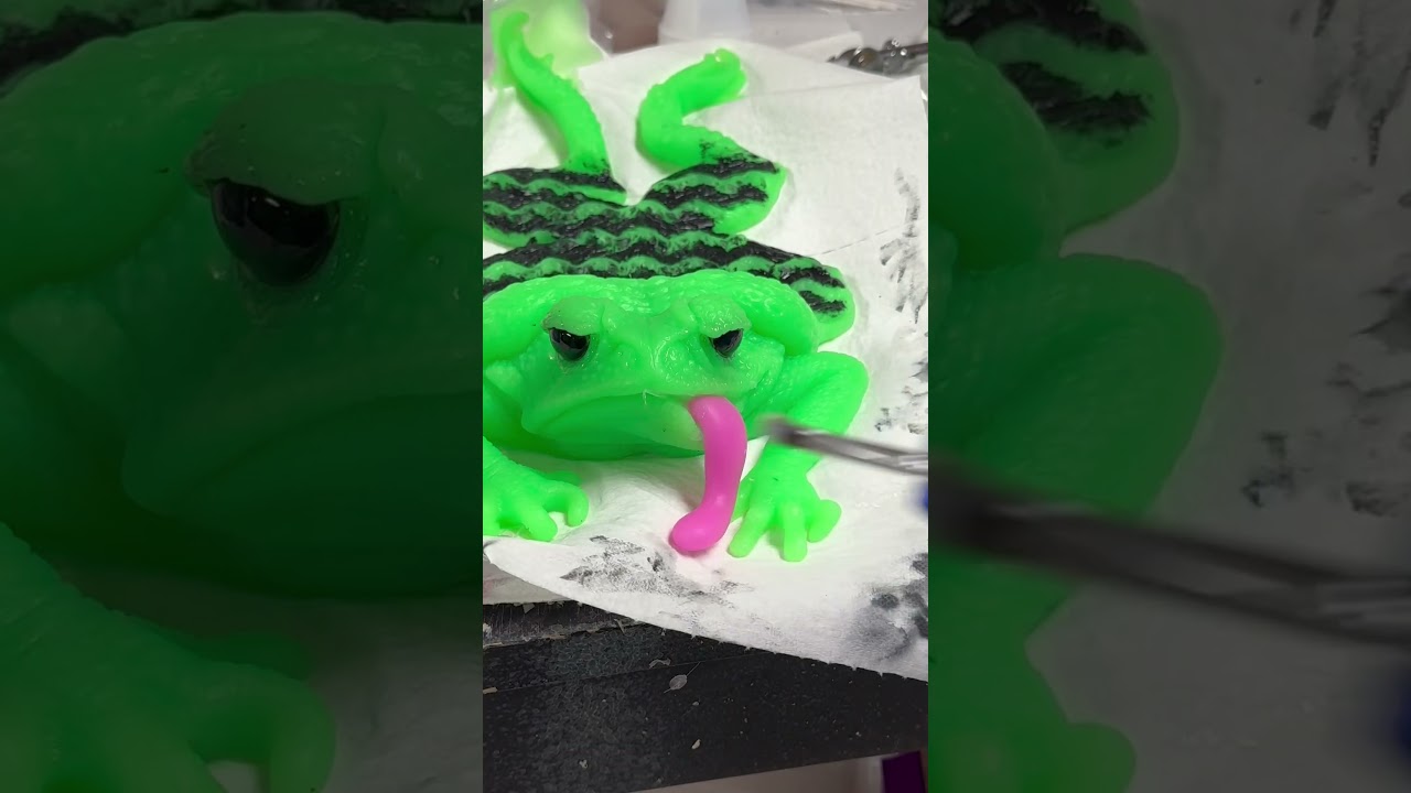 Road Toad getting its tongue.