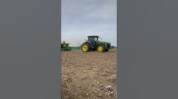 Planting Soybeans in Indiana. #farmmachinery #agriculture #tractor