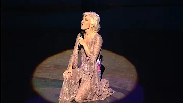 Céline Dion Performs A Very Special Show Dedicated To Her Father (2003)
