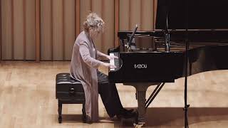 Lisa Moore plays Frederic Rzewski's Amoramaro