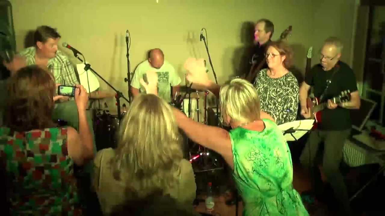 Crazy Chester - Tie Your Mother Down