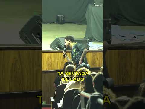 ESSE PROFESSOR ENLOUQUECEU
