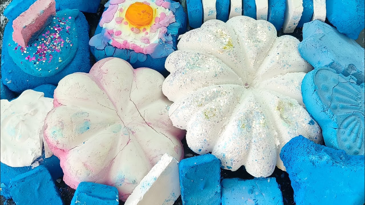 Medley of textures 💙🤍