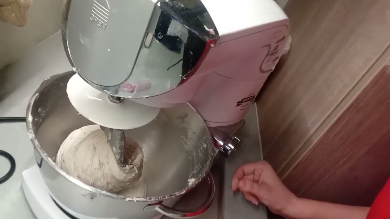 4. zadělání těsta po autolýza