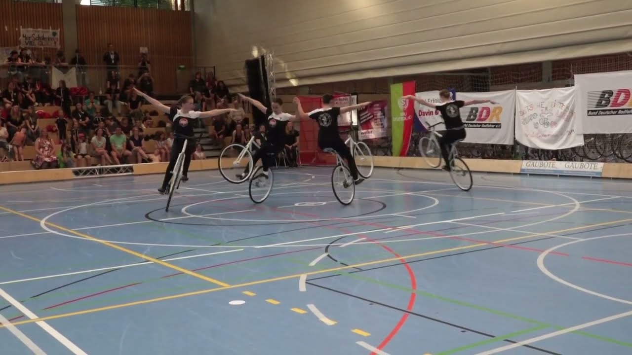 Kür zur Deutschen Meisterschaft der Schüler 2023 von Annika, Hermine, Lena und Stella