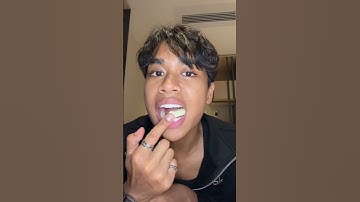 Trying Japanese KitKats 🤤